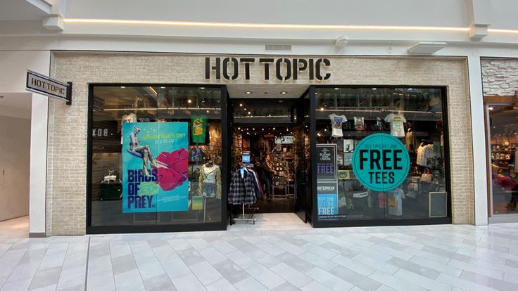 Hot Topic Mall of America Â®.